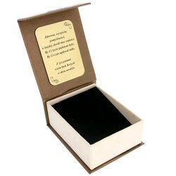 Pudełko na biżuterię eleganckie brąz/ecru z grawerem na złotej tabliczce BA-6/BR/GZ